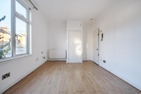 0 bedroom Studio flat to let in Hencroft Street, Slough, SL1