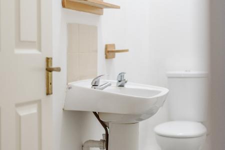 0 bedroom Studio flat to let in Hencroft Street, Slough, SL1