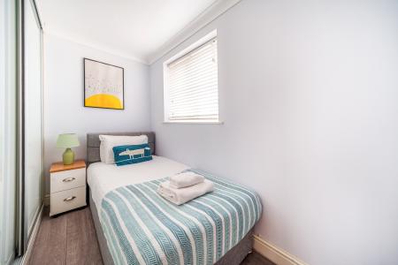 4 bedroom Detached house to let in Bedford Close, Maidenhead, SL6