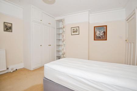 6 bedroom Detached house to let in Shoppenhangers Road, Maidenhead, SL6