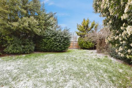 4 bedroom Detached house to let in Havelock Road, Maidenhead, SL6