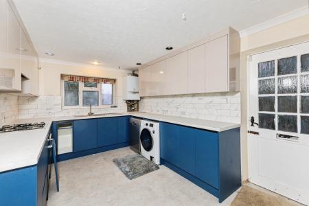 4 bedroom Detached house to let in Havelock Road, Maidenhead, SL6