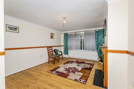 4 bedroom Detached house to let in Havelock Road, Maidenhead, SL6