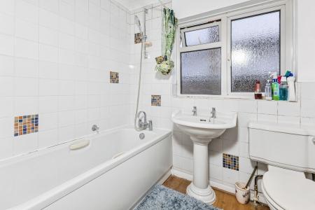 4 bedroom Detached house to let in Havelock Road, Maidenhead, SL6