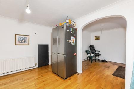 4 bedroom Detached house to let in Havelock Road, Maidenhead, SL6