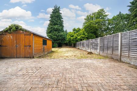 3 bedroom Semi-detached house for sale in Poplar Avenue, West Drayton, UB7