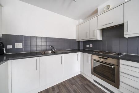 2 bedroom Flat to let in Bower Way, Cippenham, Slough, SL1