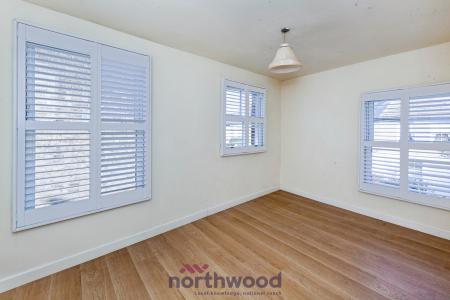 2 bedroom Flat to let in Oxford Road, Windsor, SL4