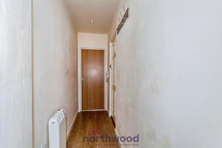 2 bedroom Flat to let in Oxford Road, Windsor, SL4