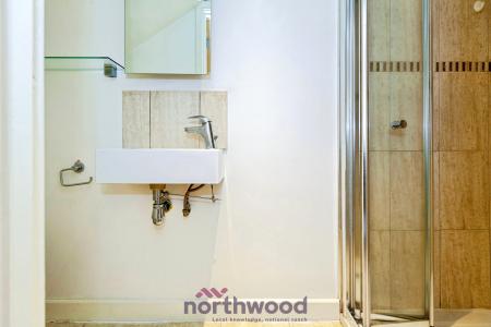 2 bedroom Flat to let in Oxford Road, Windsor, SL4