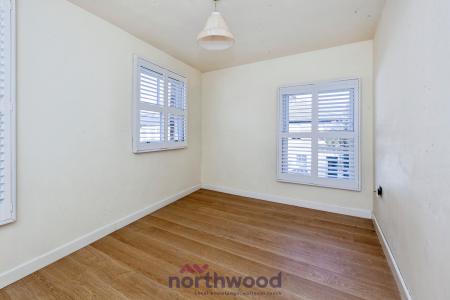 2 bedroom Flat to let in Oxford Road, Windsor, SL4