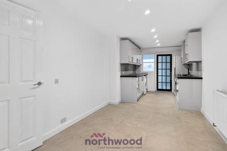 3 bedroom End of terrace house to let in Reeve Road, Holyport, SL6