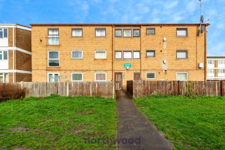 2 bedroom Flat to let in Eden Close, Langley, Slough, SL3