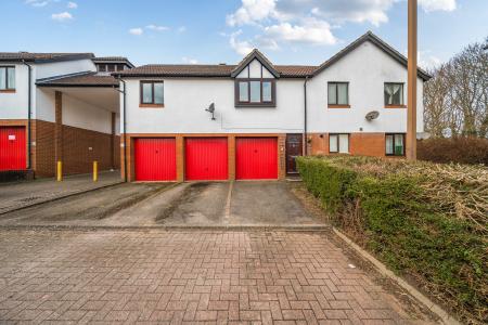 2 bedroom Maisonette for sale in Blackwood Crescent, Blue Bridge, Milton Keynes, MK13