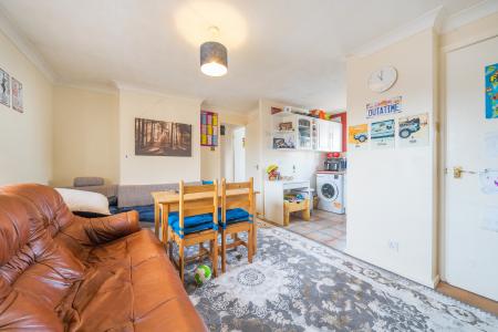 2 bedroom Maisonette for sale in Blackwood Crescent, Blue Bridge, Milton Keynes, MK13
