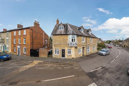 1 bedroom Flat for sale in South street, Castlethorpe, Milton Keynes, MK19