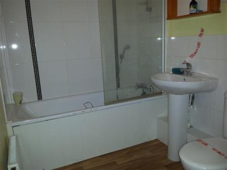 2 bedroom Flat to let in Addenbrookes Road, Newport Pagnell, Milton Keynes, MK16