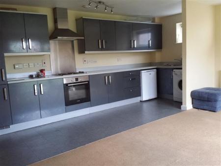 2 bedroom Flat to let in Addenbrookes Road, Newport Pagnell, Milton Keynes, MK16
