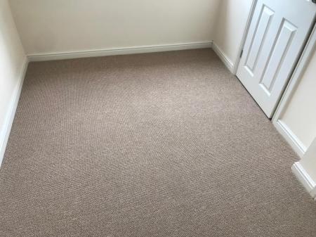 2 bedroom Flat to let in Crowe Road, Bedford, MK40