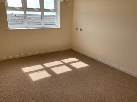 2 bedroom Flat to let in Crowe Road, Bedford, MK40