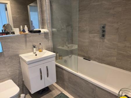 1 bedroom Flat to let in Silbury Boulevard, Central Milton Keynes, Milton Keynes, MK9