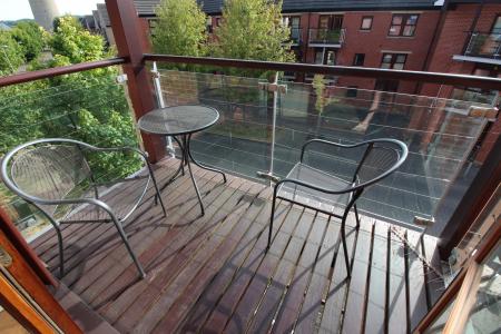 2 bedroom Flat to let in The Approach, St James, Northampton, NN5