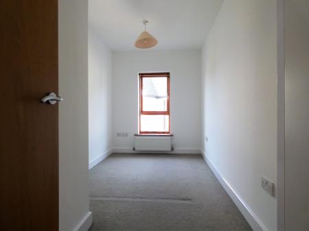 2 bedroom Flat to let in The Approach, St James, Northampton, NN5