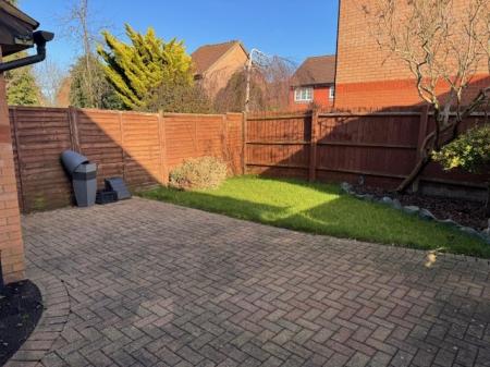 3 bedroom Semi-detached house to let in Pettingrew Close, Walnut Tree, Milton Keynes, MK7