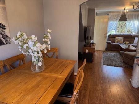 3 bedroom Semi-detached house to let in Pettingrew Close, Walnut Tree, Milton Keynes, MK7