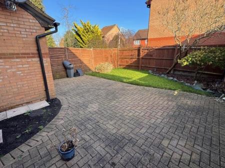 3 bedroom Semi-detached house to let in Pettingrew Close, Walnut Tree, Milton Keynes, MK7