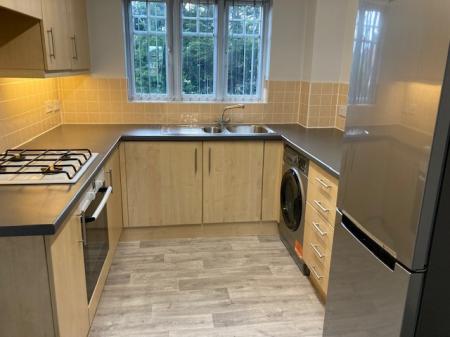 2 bedroom Flat to let in Pump Place, Old Stratford, Milton Keynes, MK19