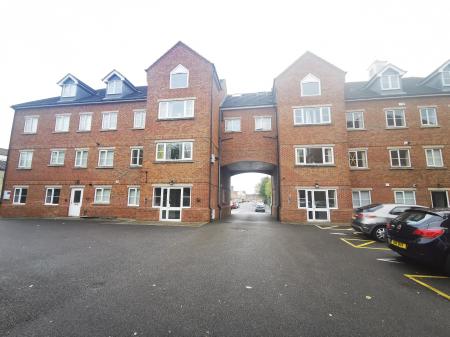 2 bedroom Flat to let in Wellington Walk, Stockton, TS18