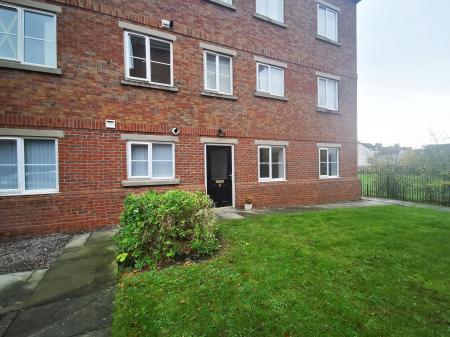 2 bedroom Flat to let in Wellington Walk, Stockton, TS18