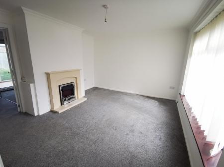 2 bedroom Semi-detached house to let in Redemarsh Leam Lane, Gateshead, NE10