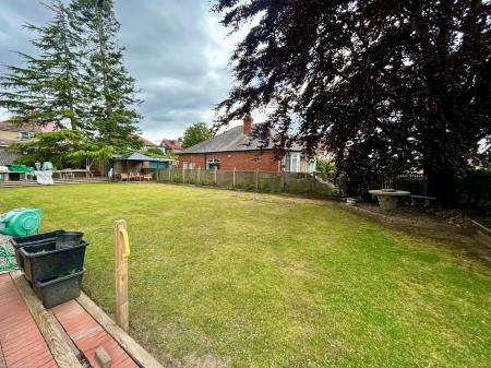 1 bedroom Flat to let in Thorntree Drive, Denton, Newcastle upon Tyne, NE15