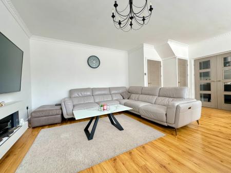 5 bedroom Semi-detached house for sale in Earls Drive, Newcastle upon Tyne, NE15