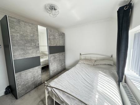 5 bedroom Semi-detached house for sale in Earls Drive, Newcastle upon Tyne, NE15