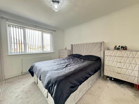 5 bedroom Semi-detached house for sale in Earls Drive, Newcastle upon Tyne, NE15