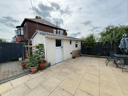 5 bedroom Semi-detached house for sale in Earls Drive, Newcastle upon Tyne, NE15