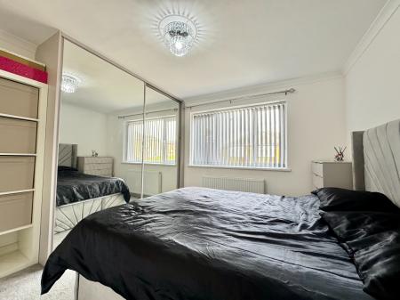 5 bedroom Semi-detached house for sale in Earls Drive, Newcastle upon Tyne, NE15