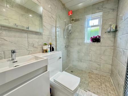 5 bedroom Semi-detached house for sale in Earls Drive, Newcastle upon Tyne, NE15