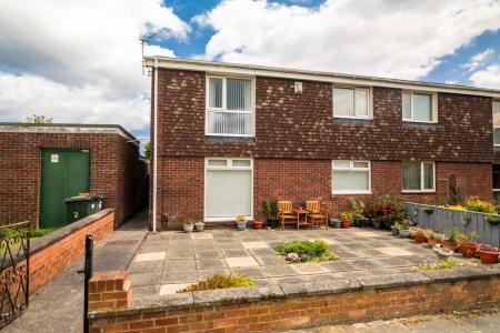2 bedroom Flat for sale in Arran Place, North Shields, NE29