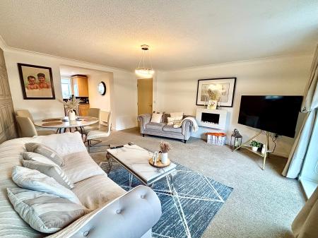 2 bedroom Apartment for sale in Chillingham Road, Heaton, Newcastle upon Tyne, NE6