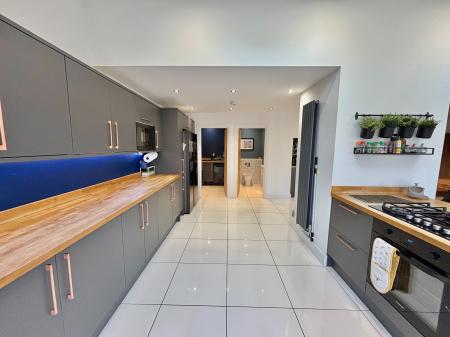 4 bedroom Semi-detached house for sale in Carnoustie Close, Benton, Newcastle upon Tyne, NE7