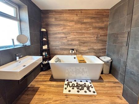 4 bedroom Semi-detached house for sale in Carnoustie Close, Benton, Newcastle upon Tyne, NE7