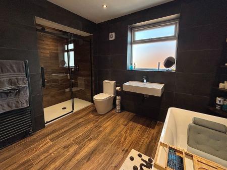 4 bedroom Semi-detached house for sale in Carnoustie Close, Benton, Newcastle upon Tyne, NE7