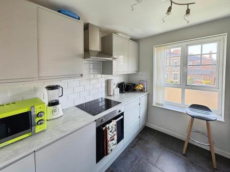 2 bedroom Flat for sale in Haswell Gardens, North Shields, North Shields, NE30