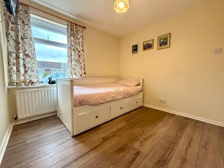 2 bedroom Semi-detached bungalow for sale in Goodwood Close, Newcastle upon Tyne, NE5