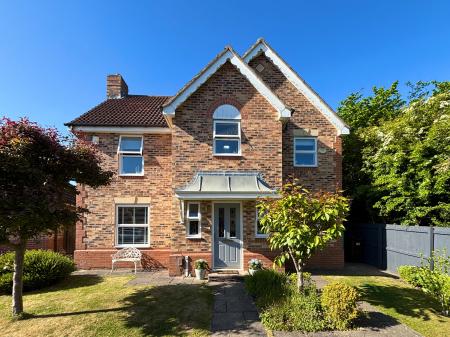 4 bedroom Detached house for sale in Greenlee Drive, Newcastle upon Tyne, NE7