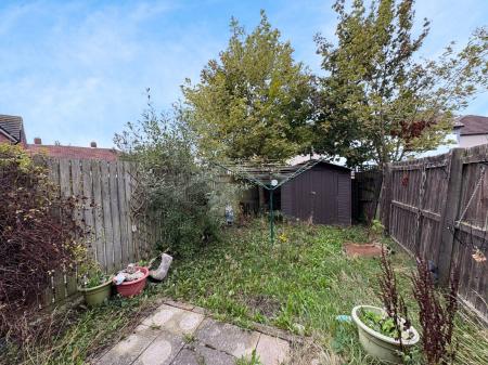 2 bedroom Semi-detached house for sale in Warrington Grove, North Shields, North Shields, NE29